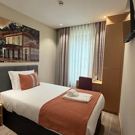 بيت شباب Station & بورتو