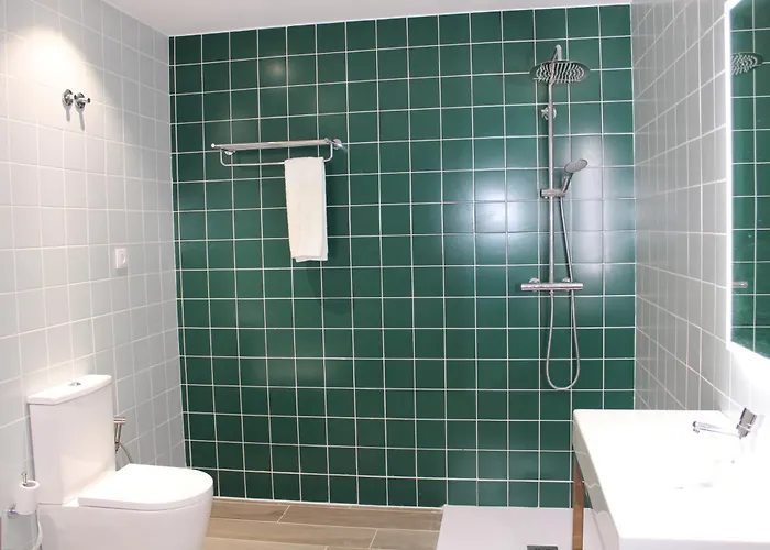 Vandrerhjem Station & Porto