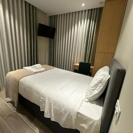 Hostel Station &