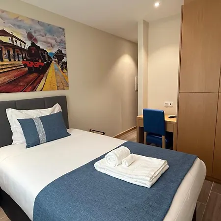 Station & ホステル